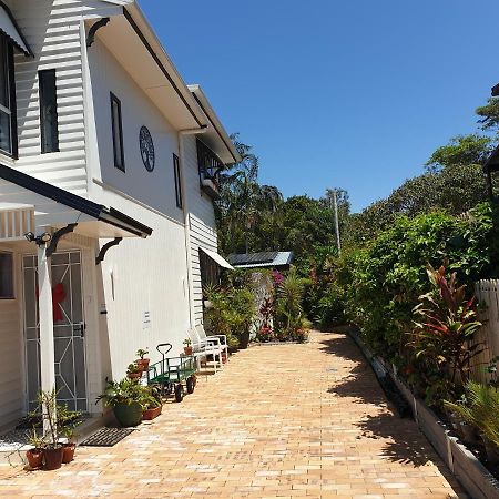 Pet Friendly & Spacious Two Bedroom Guest Unit Caloundra Eksteriør bilde