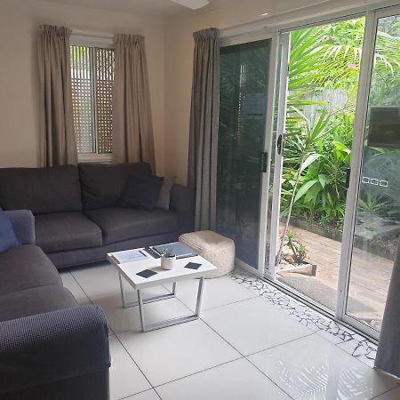 Pet Friendly & Spacious Two Bedroom Guest Unit Caloundra Eksteriør bilde