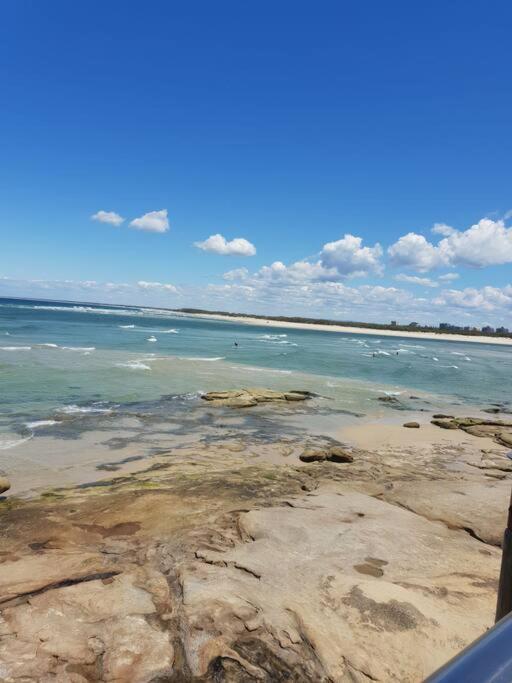 Pet Friendly & Spacious Two Bedroom Guest Unit Caloundra Eksteriør bilde