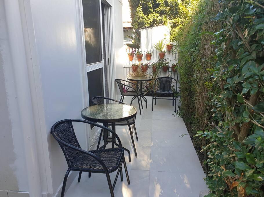 Pet Friendly & Spacious Two Bedroom Guest Unit Caloundra Eksteriør bilde