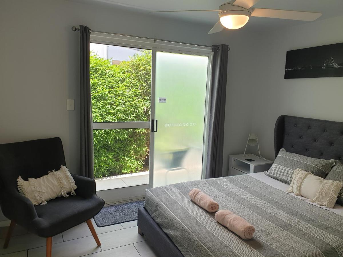 Pet Friendly & Spacious Two Bedroom Guest Unit Caloundra Eksteriør bilde